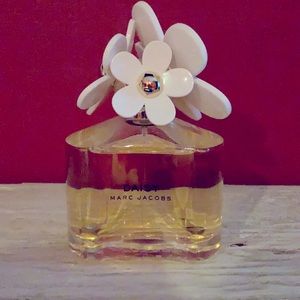 Daisy by Marc Jacobs